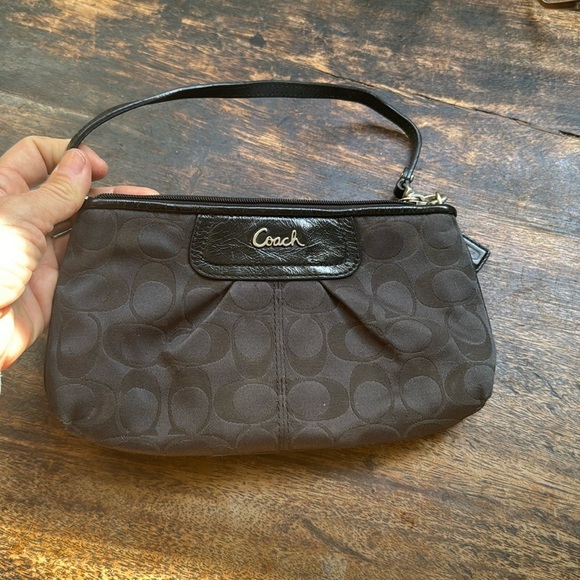 Coach Black Signature Wristlet Clutch with Leather Trim hang tags attached - Picture 1 of 16